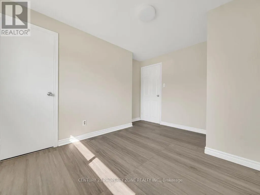 1002 EASTLAWN AVENUE