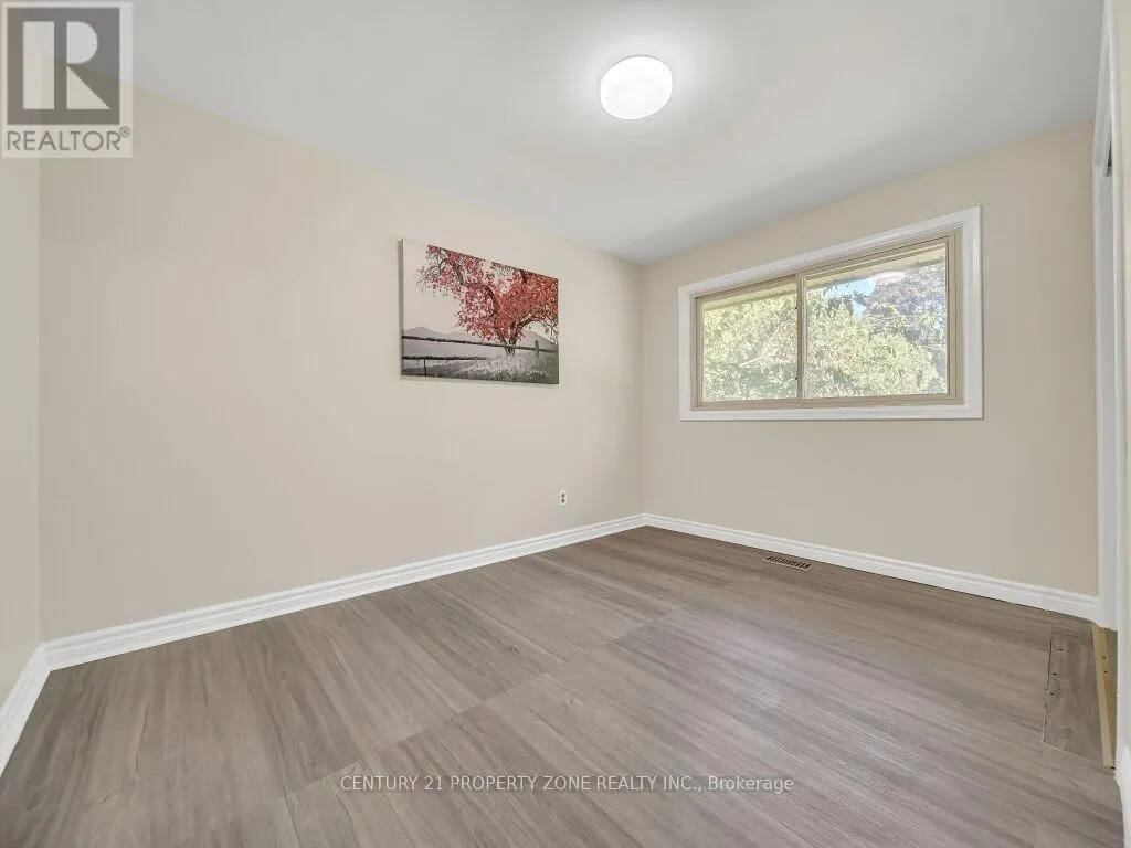 1002 EASTLAWN AVENUE