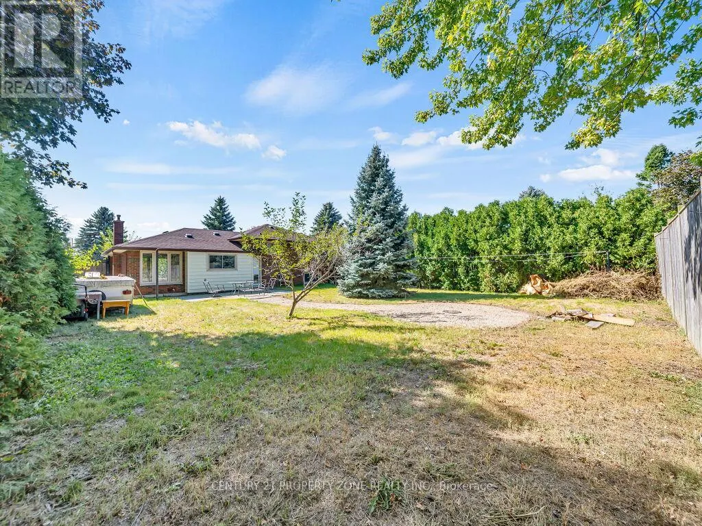 1002 EASTLAWN AVENUE