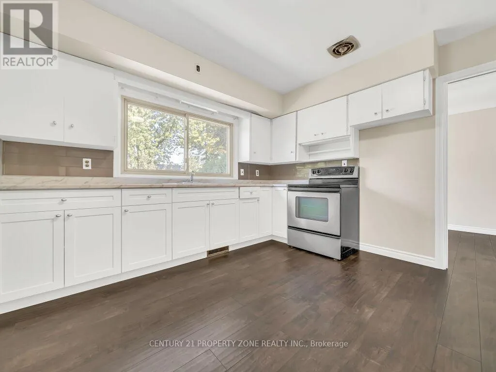 1002 EASTLAWN AVENUE