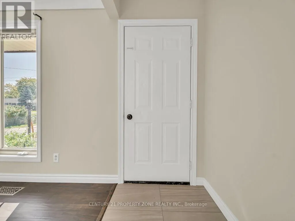 1002 EASTLAWN AVENUE