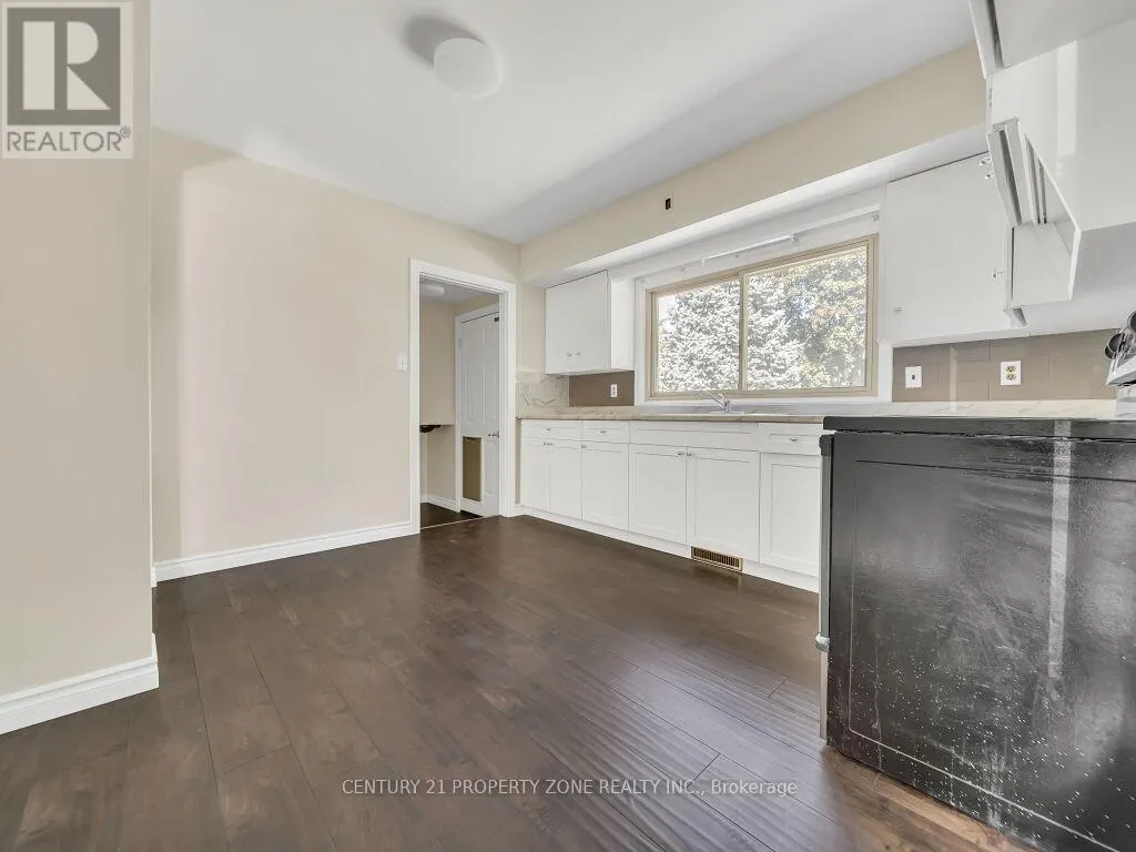 1002 EASTLAWN AVENUE