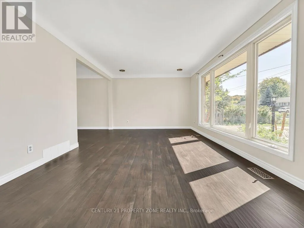 1002 EASTLAWN AVENUE