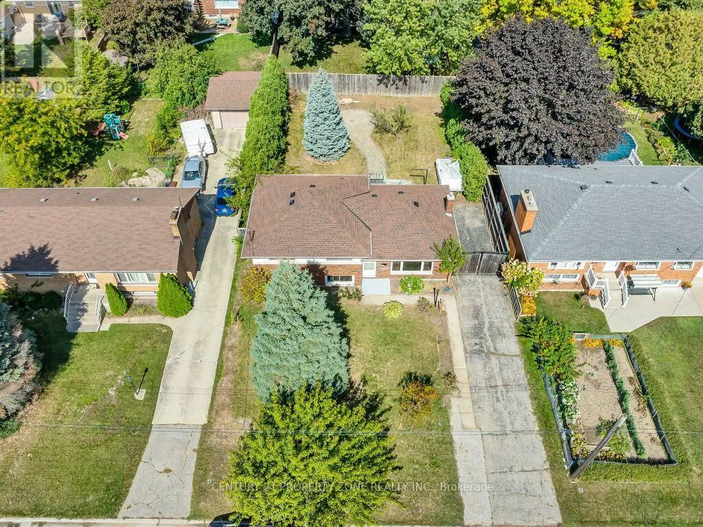 1002 EASTLAWN AVENUE