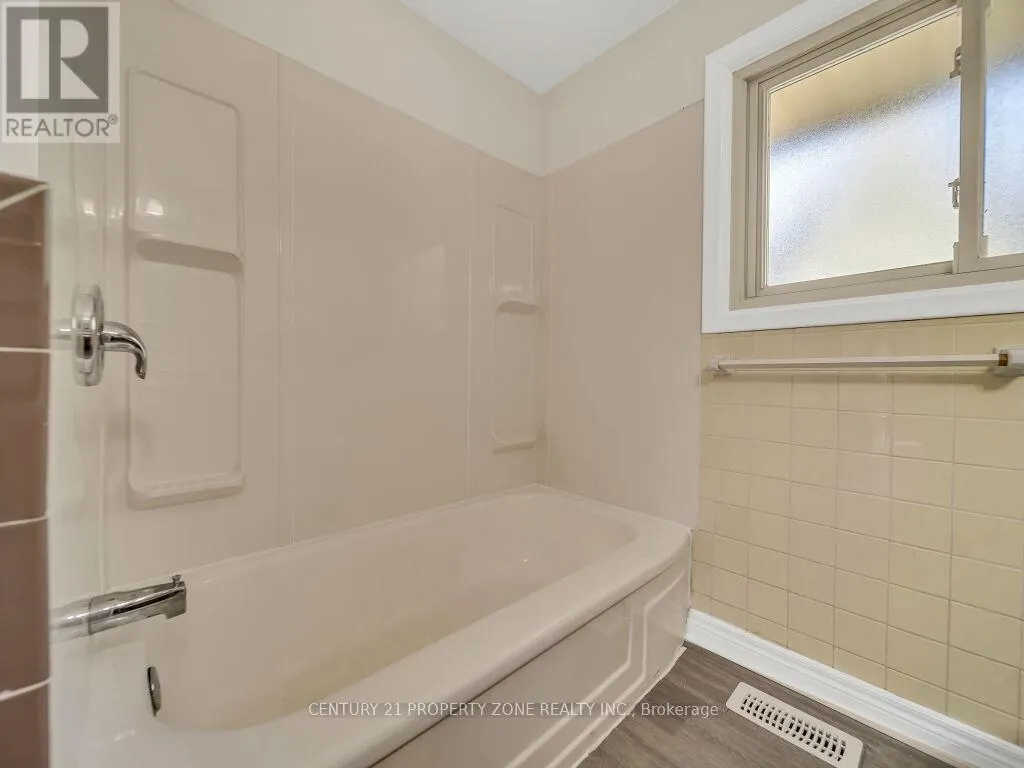 1002 EASTLAWN AVENUE