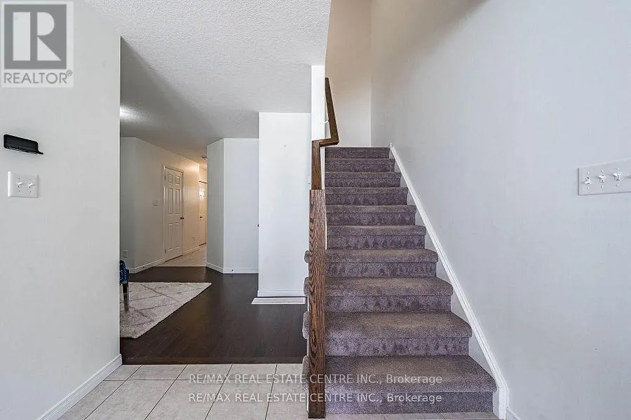 99 - 135 HARDCASTLE DRIVE