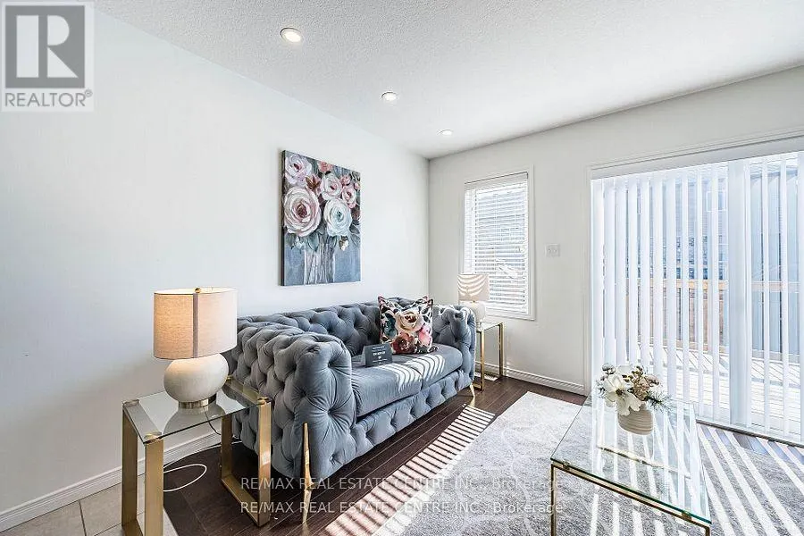 99 - 135 HARDCASTLE DRIVE