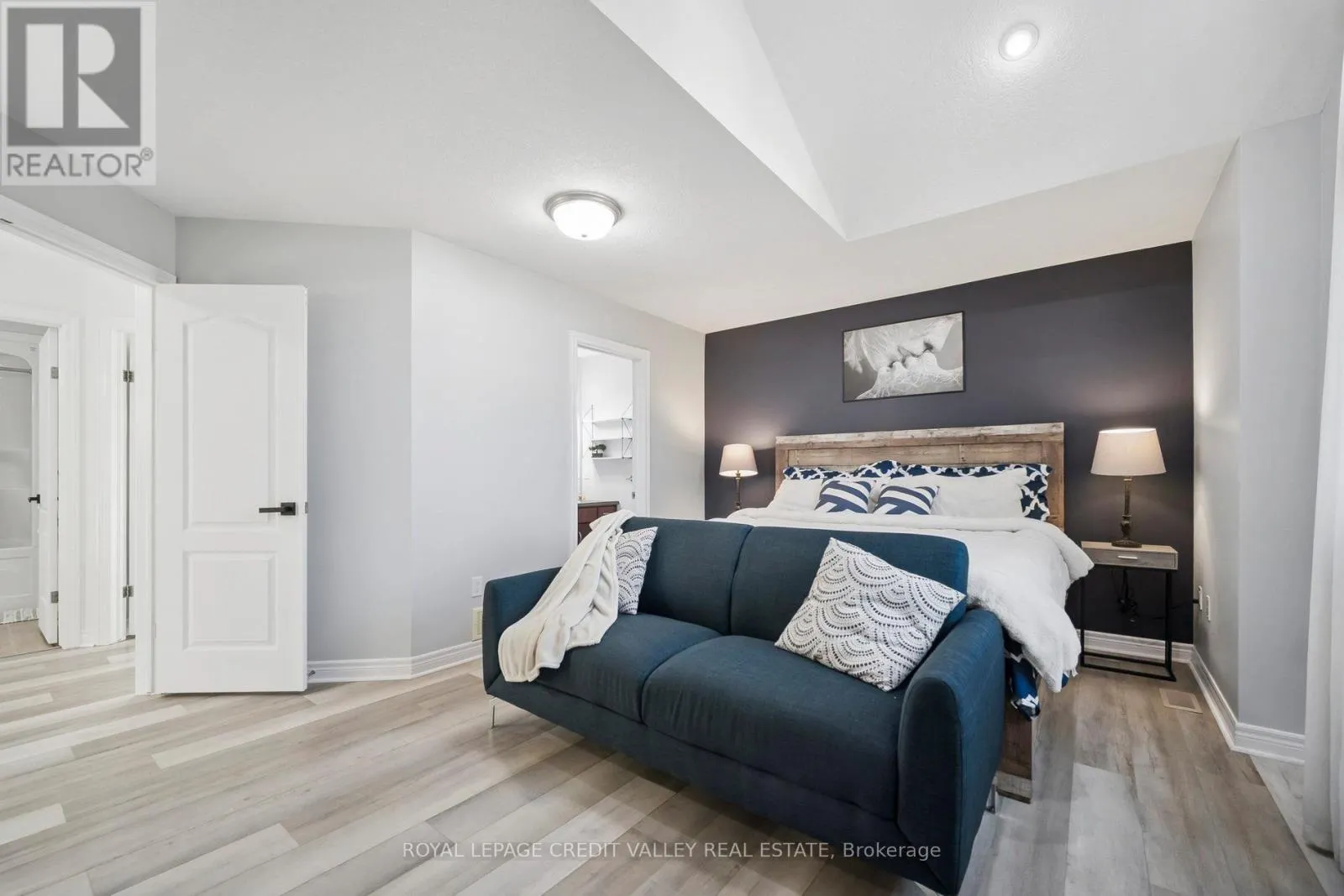 9 PEACH TREE BOULEVARD