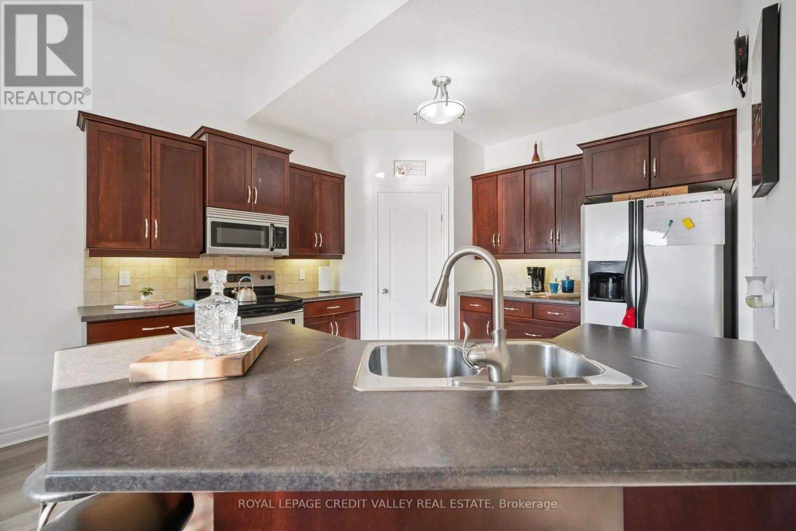 9 PEACH TREE BOULEVARD