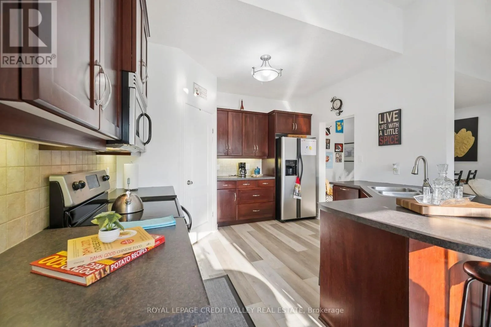 9 PEACH TREE BOULEVARD