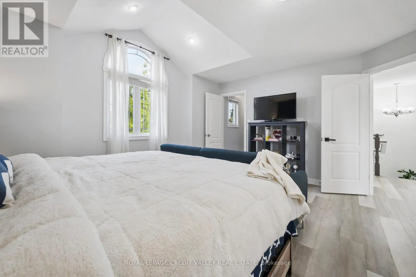 9 PEACH TREE BOULEVARD