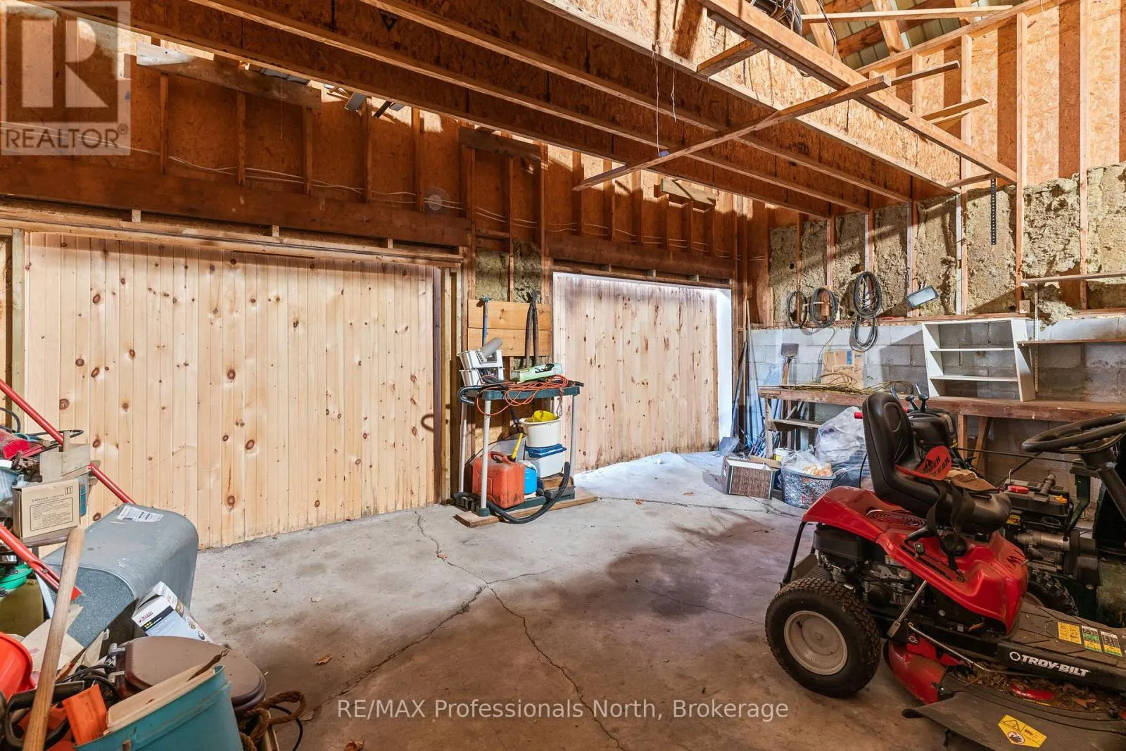1415 SOUTH LAKE ROAD