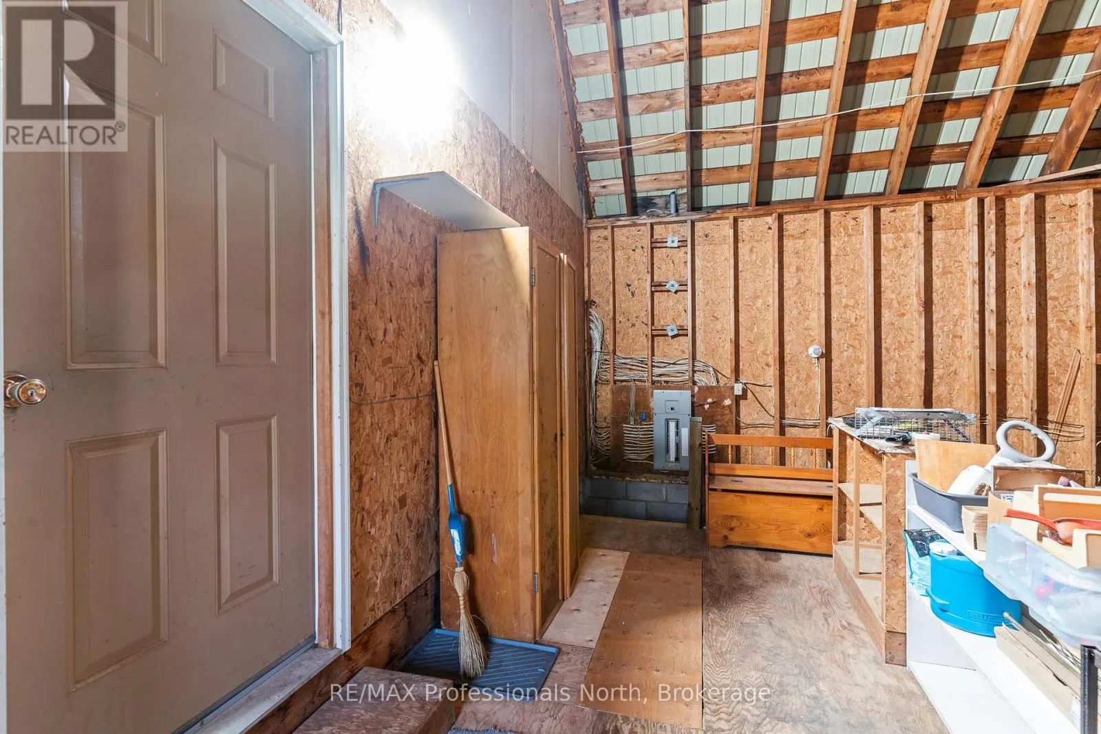 1415 SOUTH LAKE ROAD