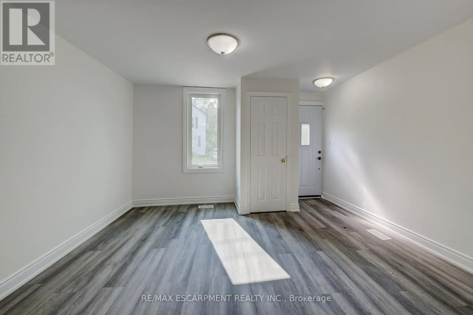 57 1/2 BREADALBANE STREET