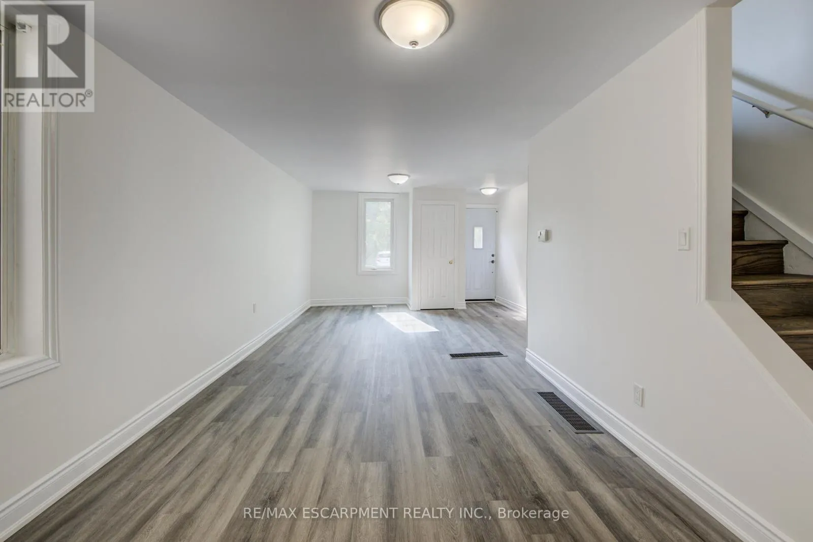 57 1/2 BREADALBANE STREET