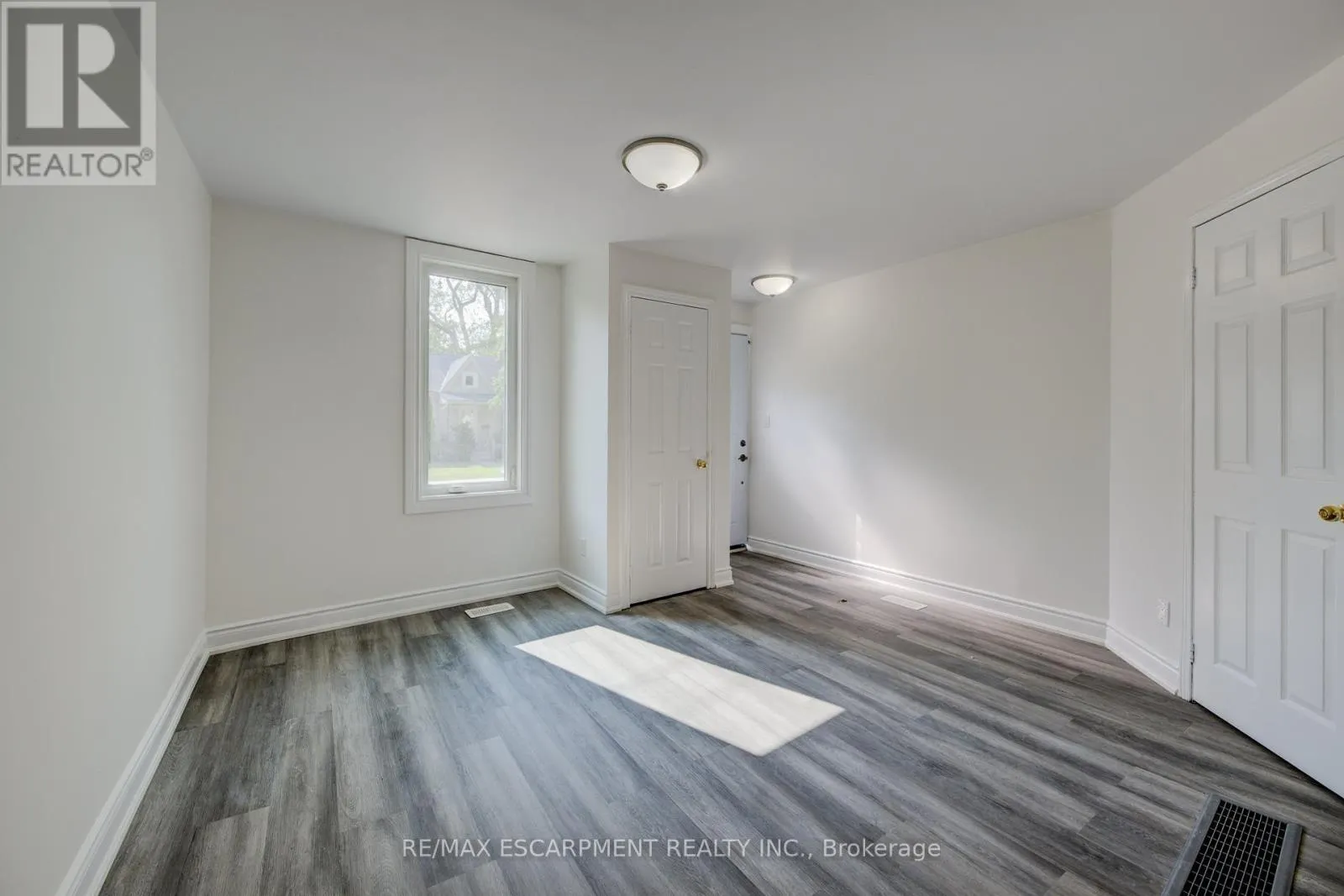 57 1/2 BREADALBANE STREET