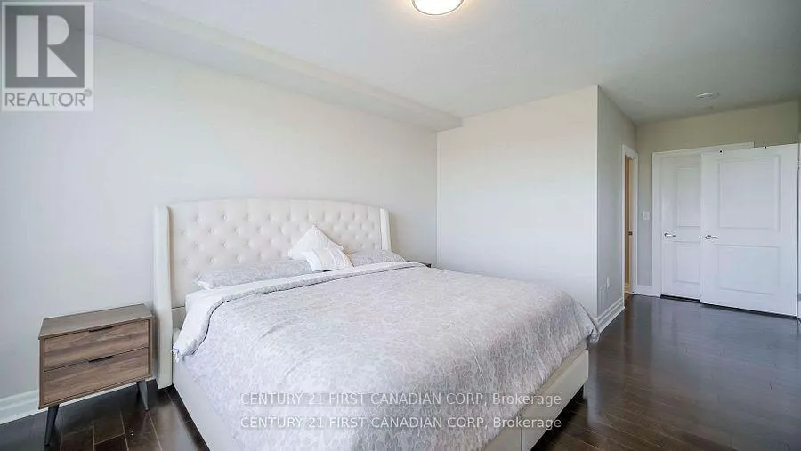 504 - 240 VILLAGEWALK BOULEVARD, #504