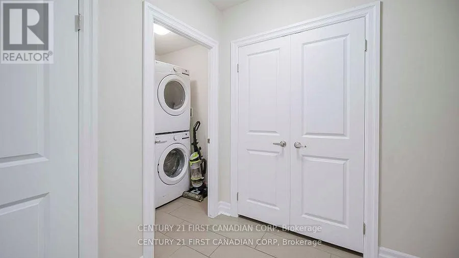 504 - 240 VILLAGEWALK BOULEVARD, #504