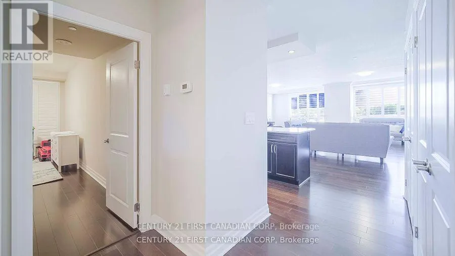 504 - 240 VILLAGEWALK BOULEVARD, #504