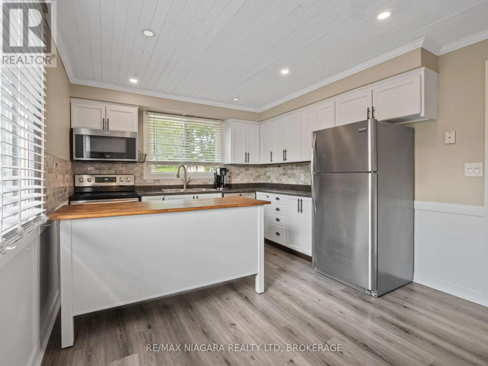 6256 MONTEREY AVENUE