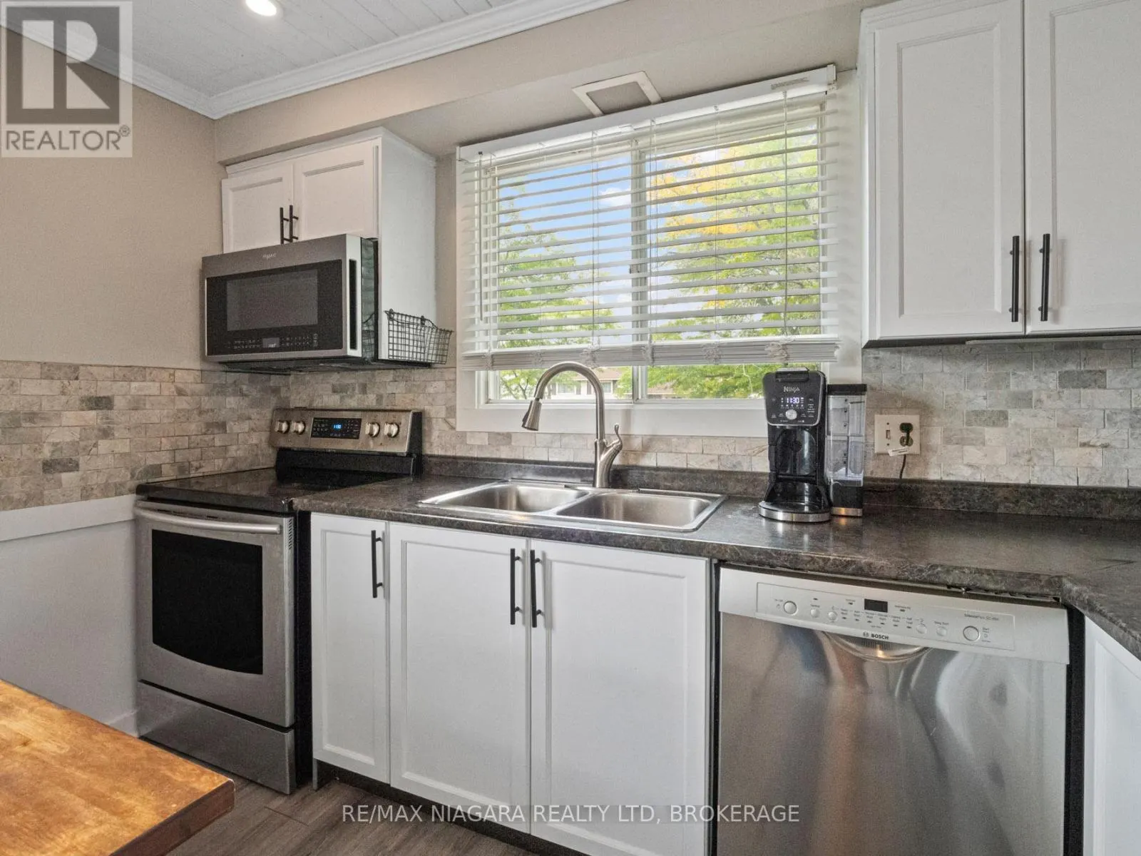 6256 MONTEREY AVENUE