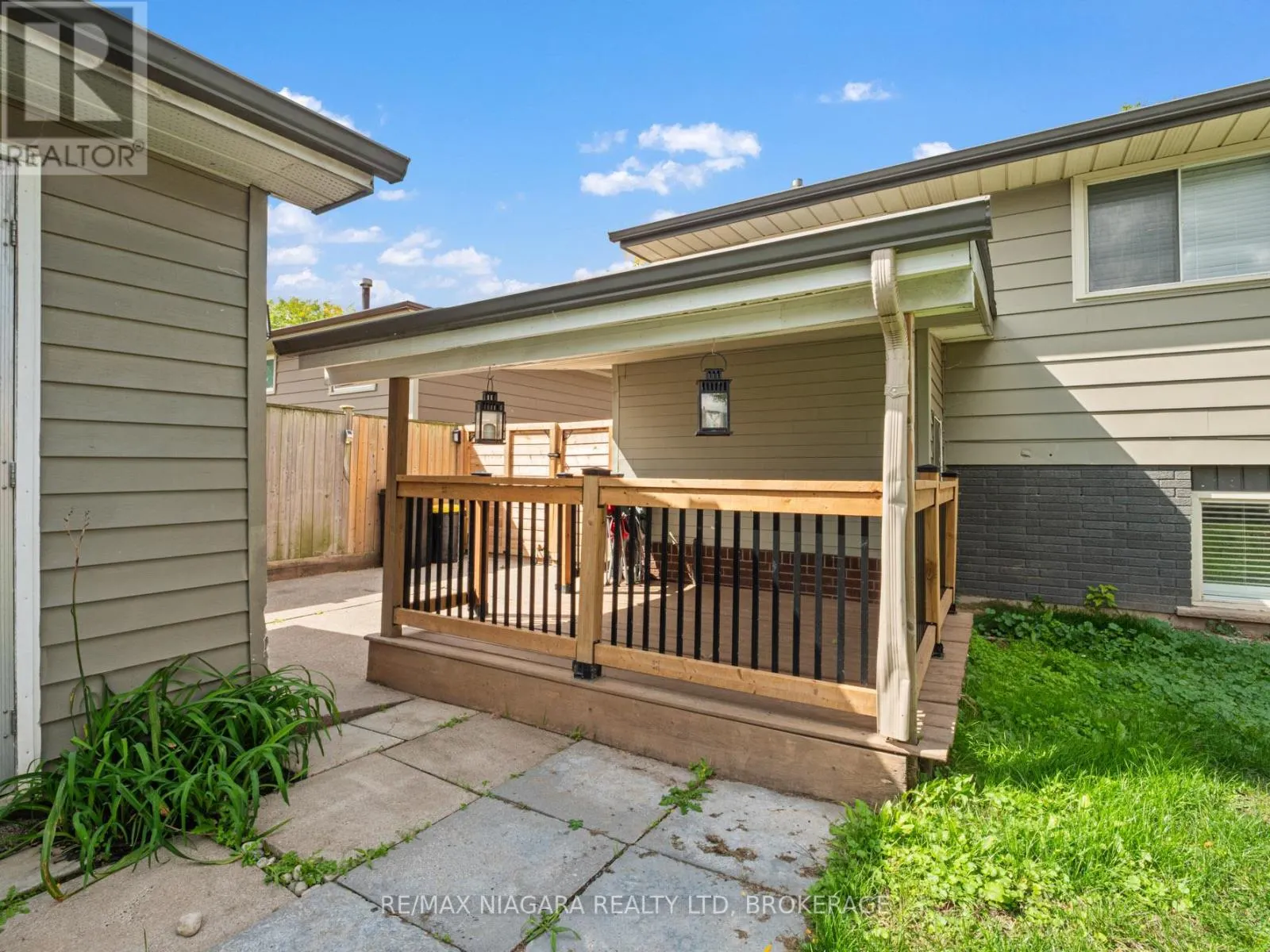 6256 MONTEREY AVENUE