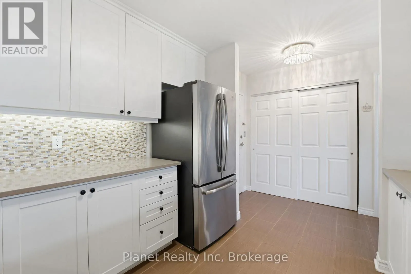 204 - 2 COLONIAL DRIVE, #204