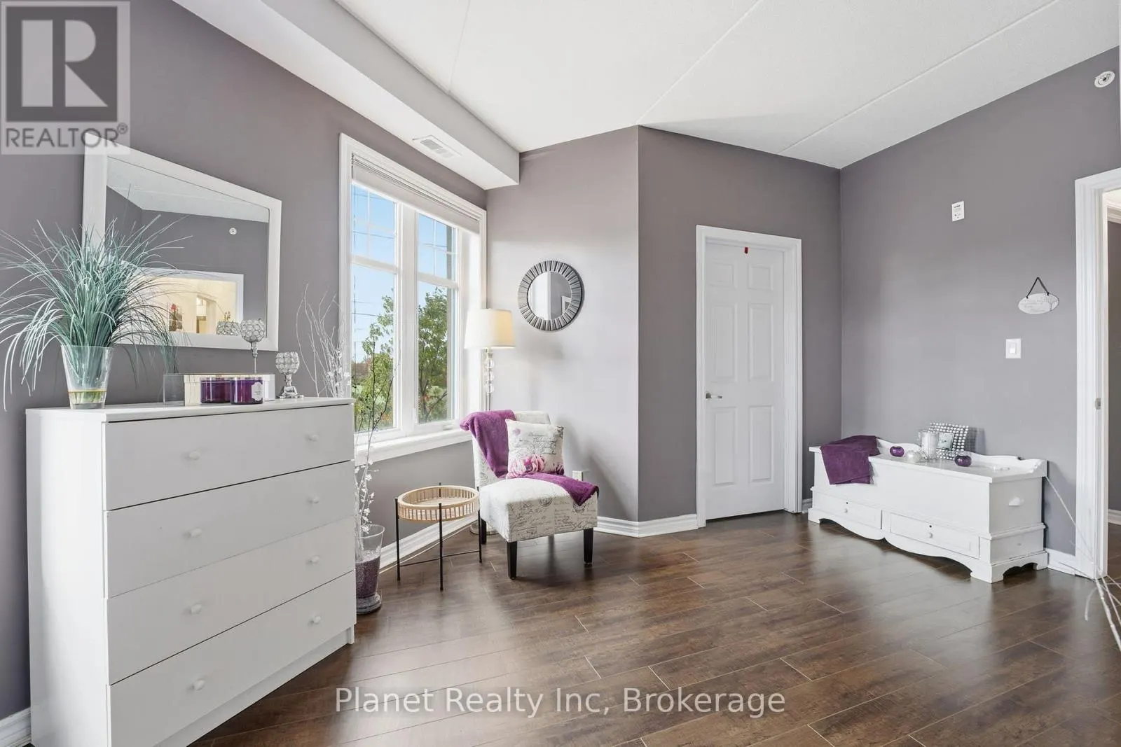 204 - 2 COLONIAL DRIVE, #204