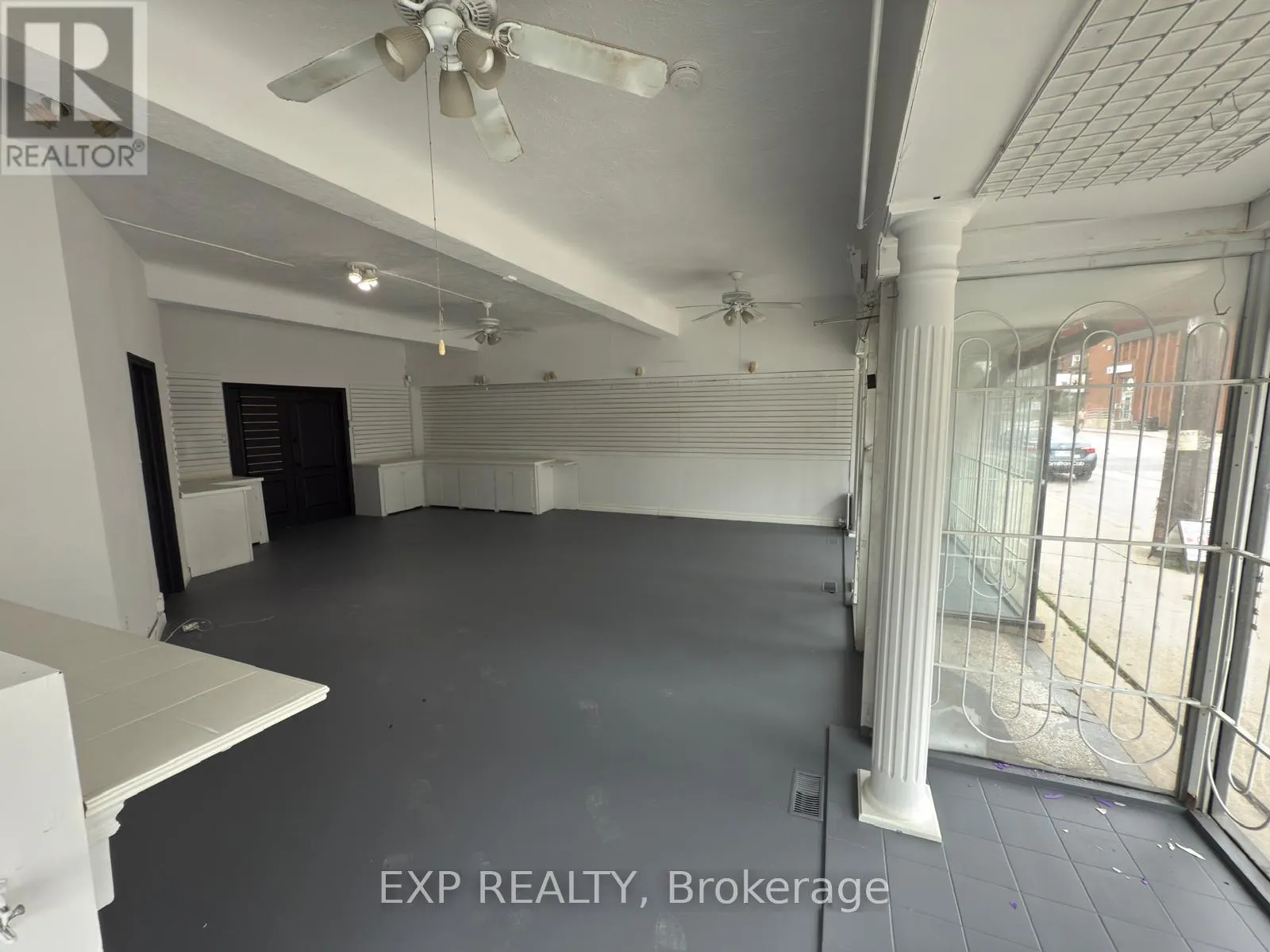 663 MAIN STREET E