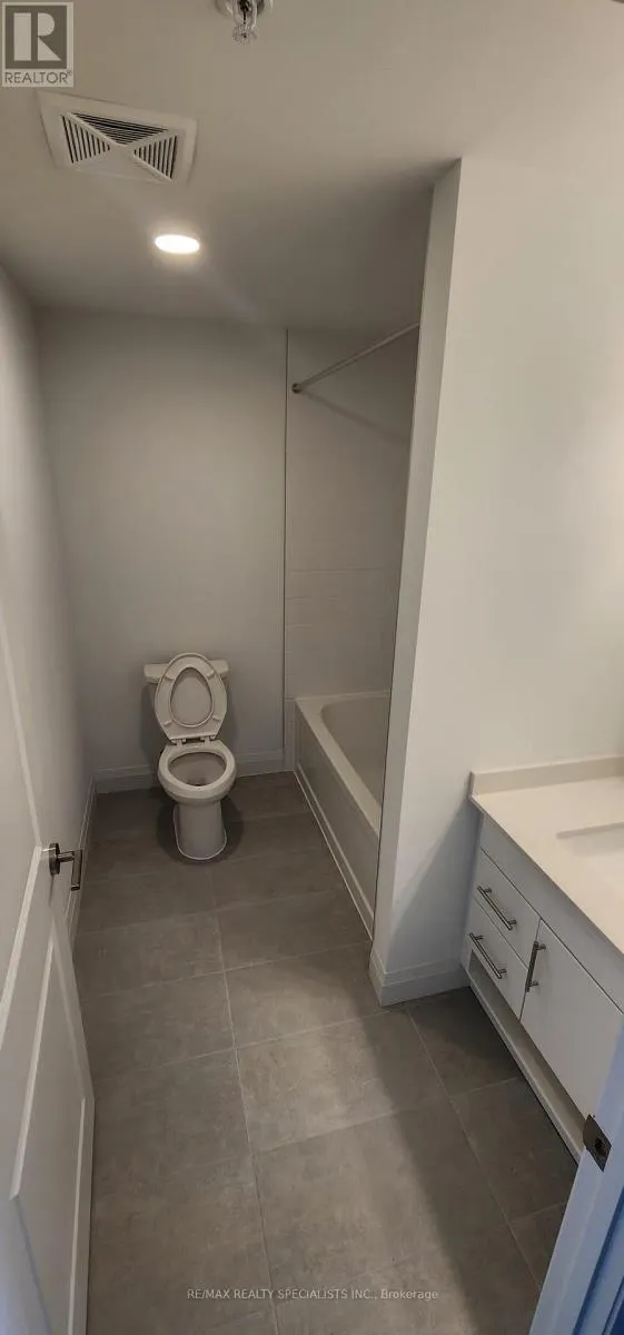 310 - 1333 WEBER STREET E