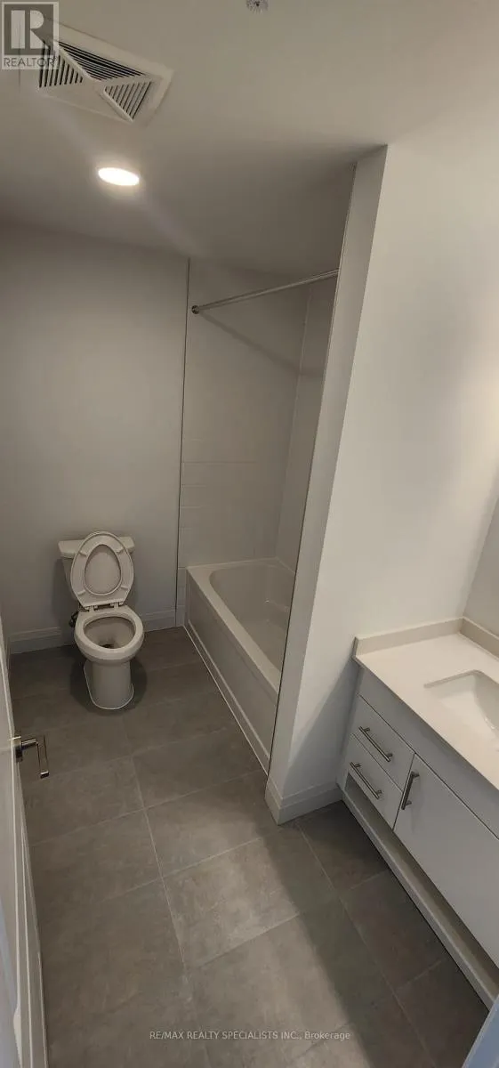 310 - 1333 WEBER STREET E