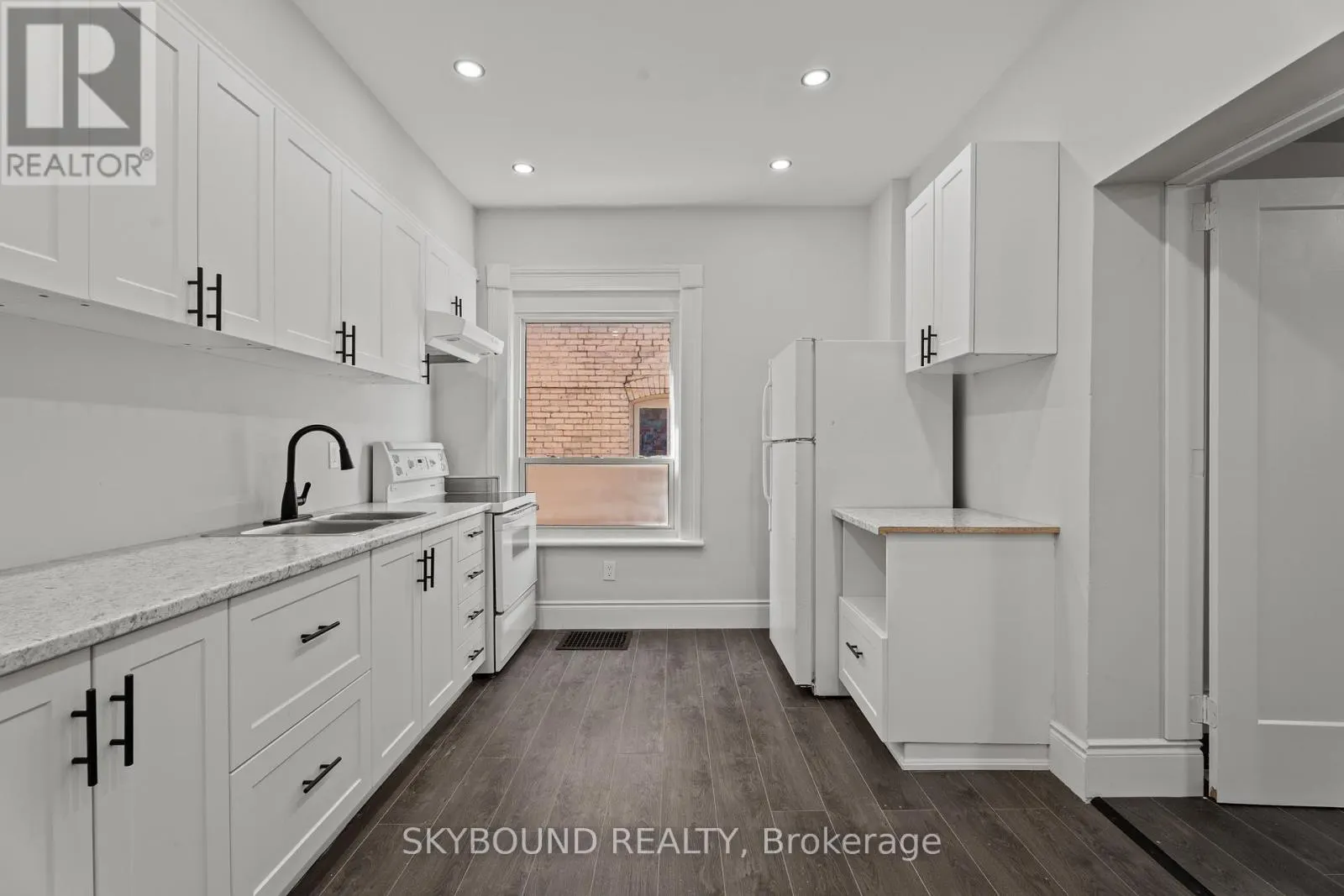 65 COLBORNE STREET W