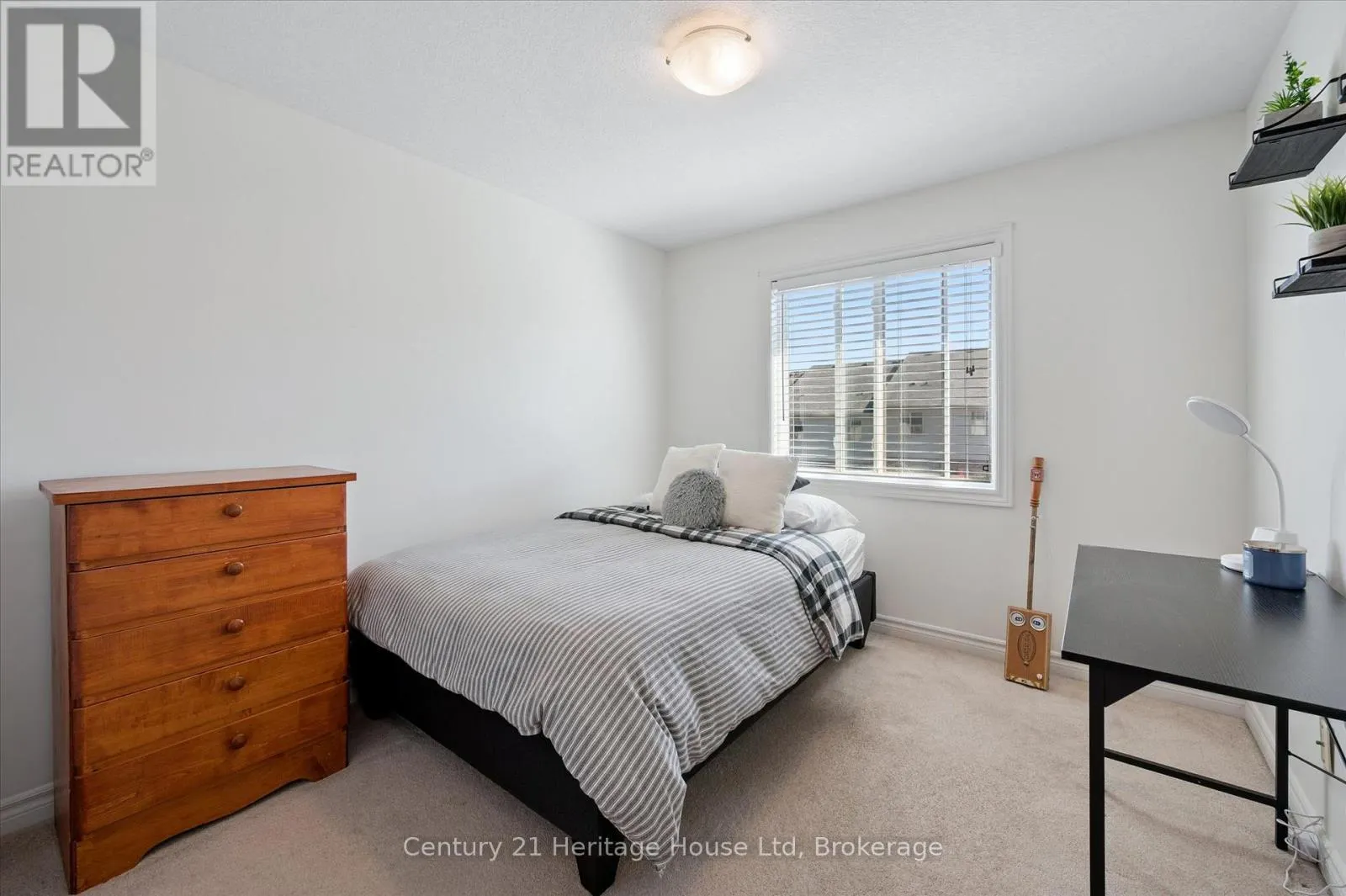 122 CREIGHTON AVENUE