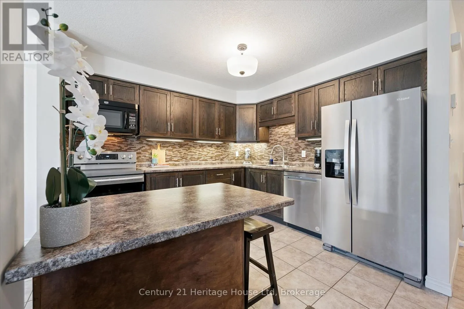 122 CREIGHTON AVENUE