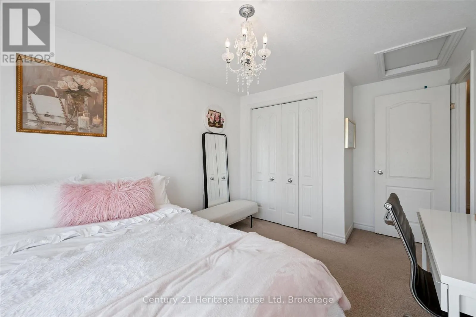 122 CREIGHTON AVENUE