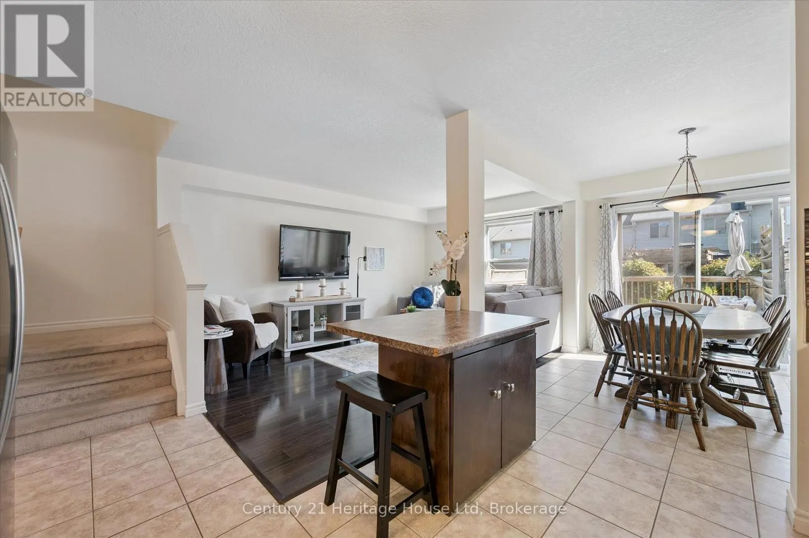 122 CREIGHTON AVENUE