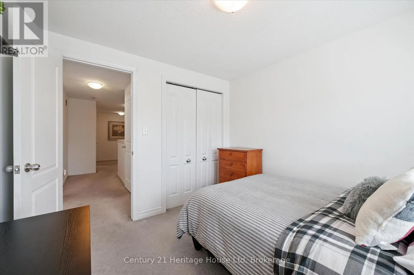 122 CREIGHTON AVENUE