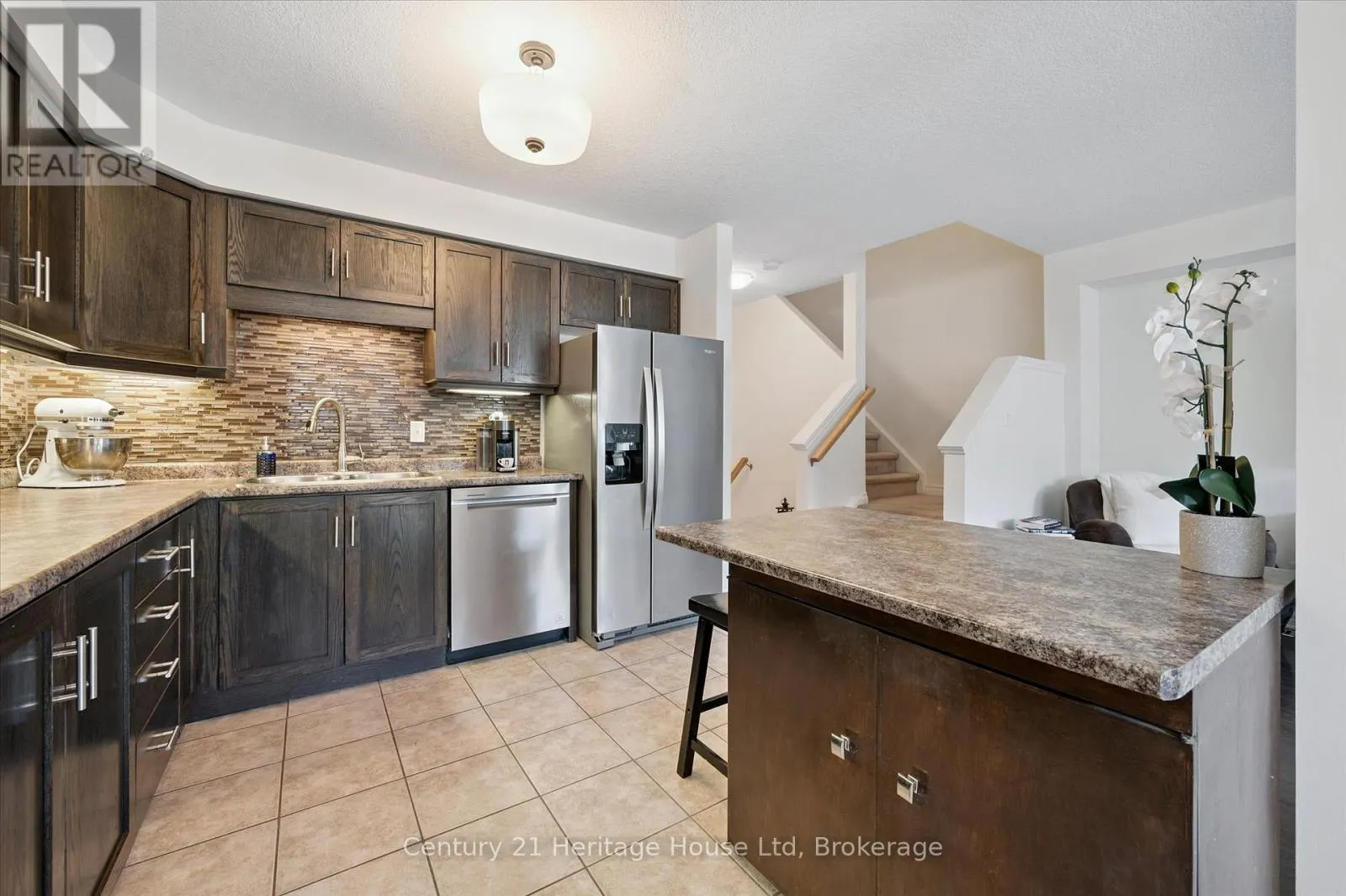 122 CREIGHTON AVENUE