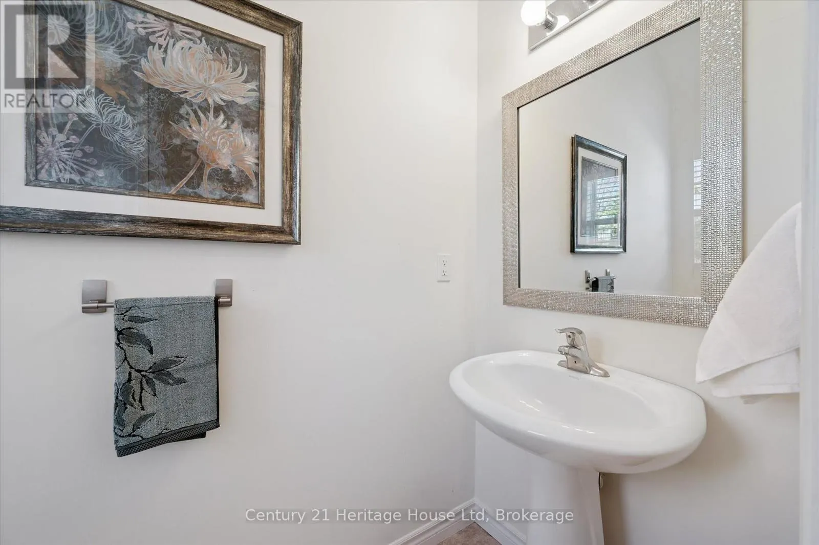 122 CREIGHTON AVENUE