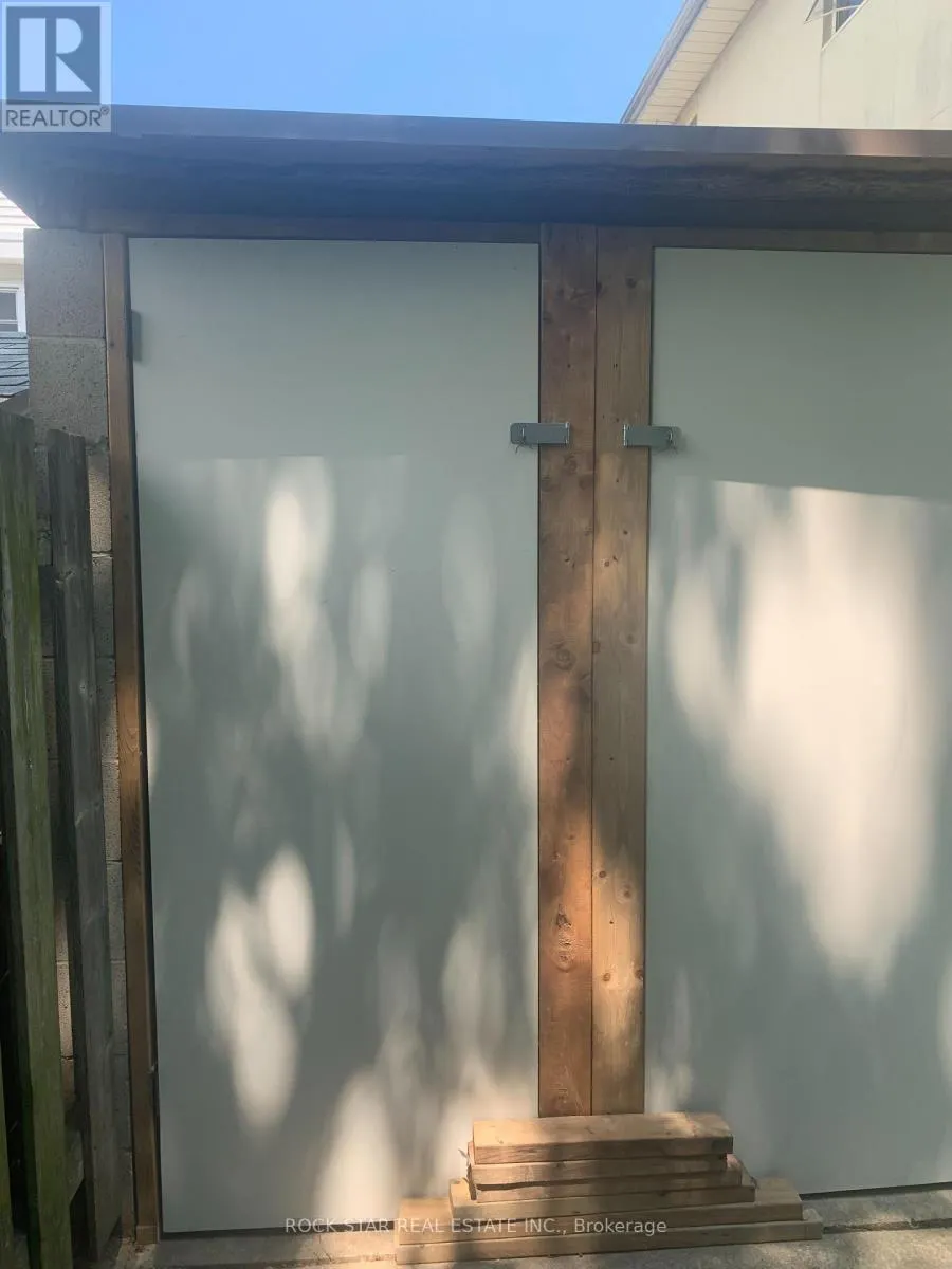 1 - 22 DACOTAH STREET