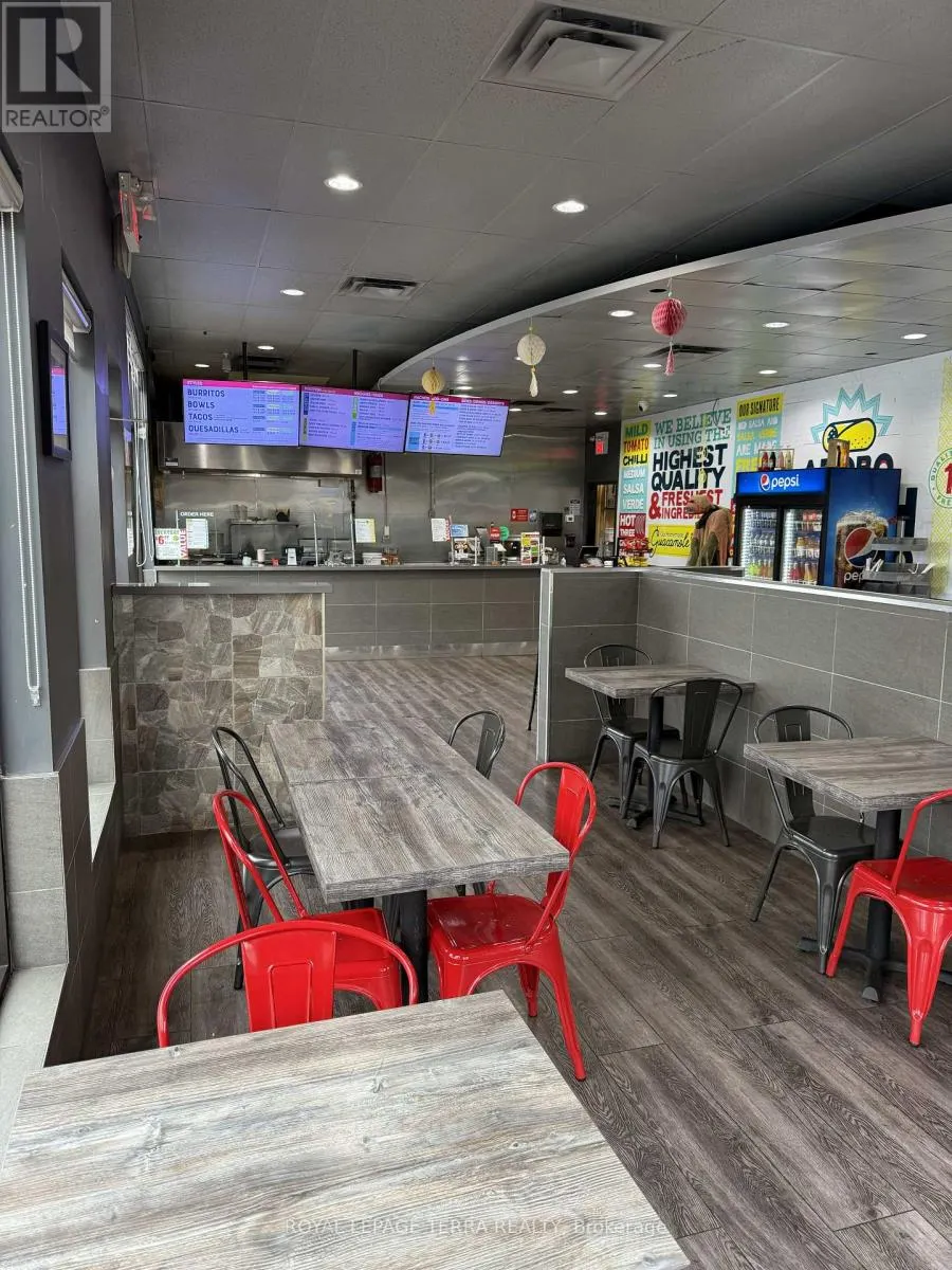 A - 652 FAIRWAY ROAD S