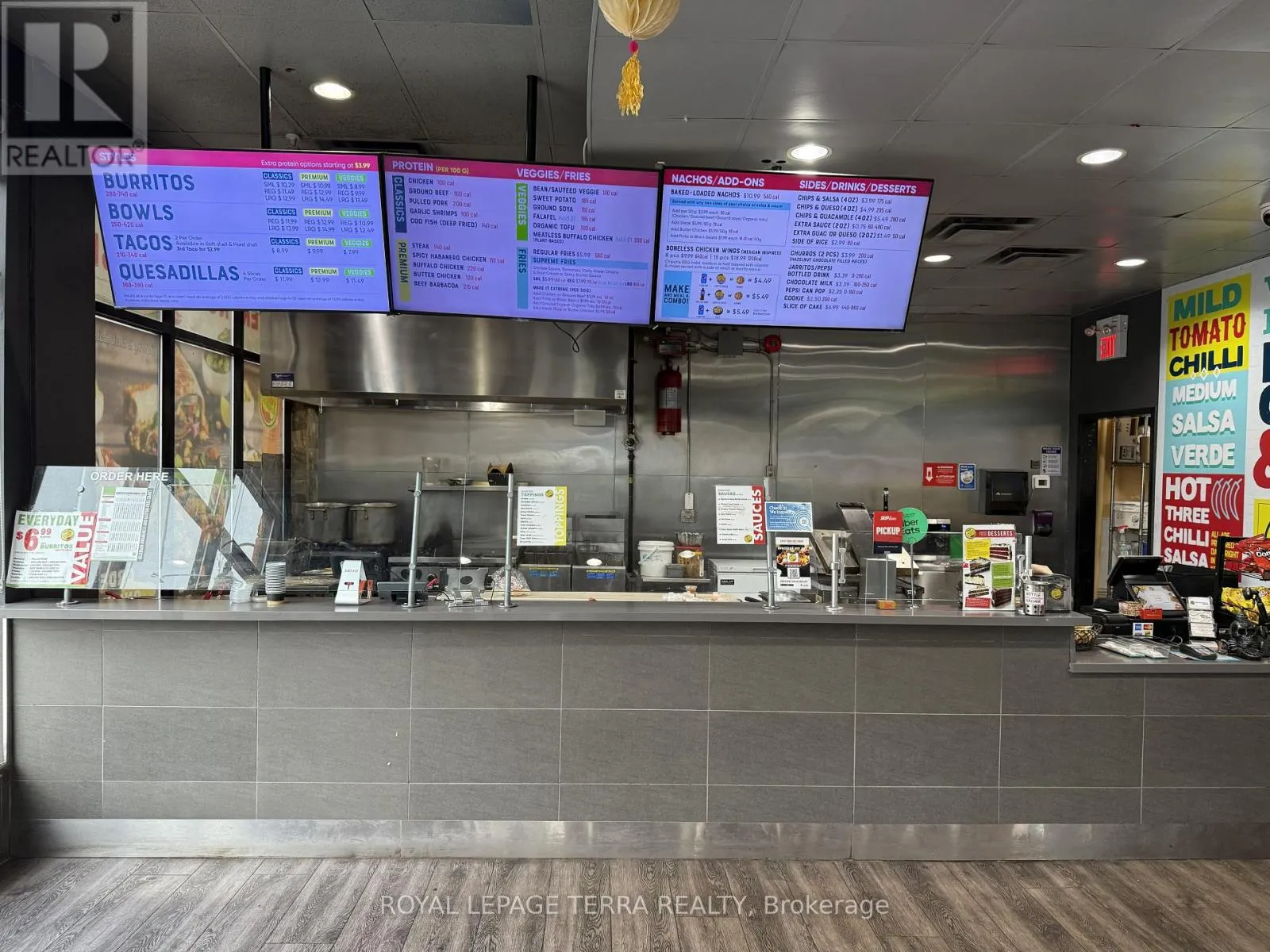 A - 652 FAIRWAY ROAD S