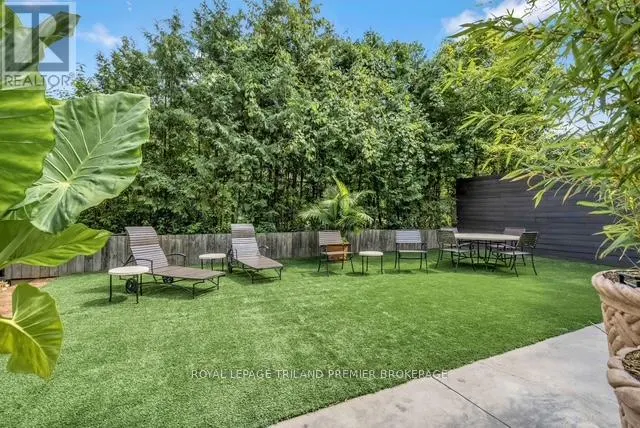 202 - 122 WORTLEY ROAD, #202