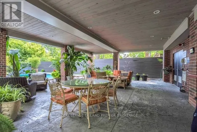 202 - 122 WORTLEY ROAD, #202