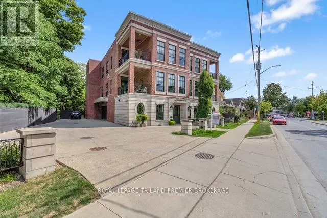 202 - 122 WORTLEY ROAD, #202