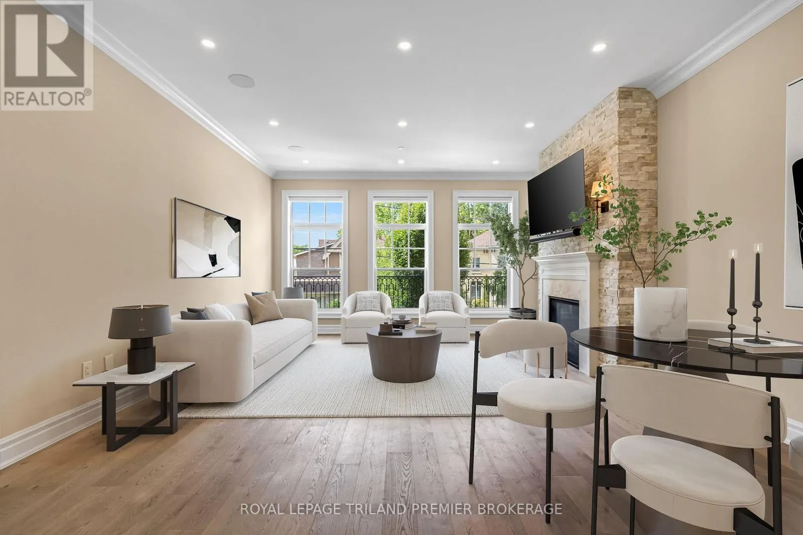 202 - 122 WORTLEY ROAD, #202