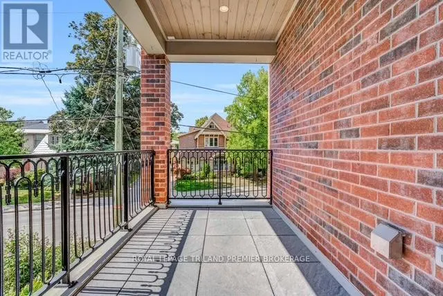 202 - 122 WORTLEY ROAD, #202