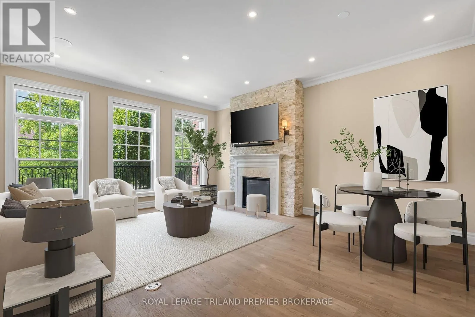 202 - 122 WORTLEY ROAD, #202