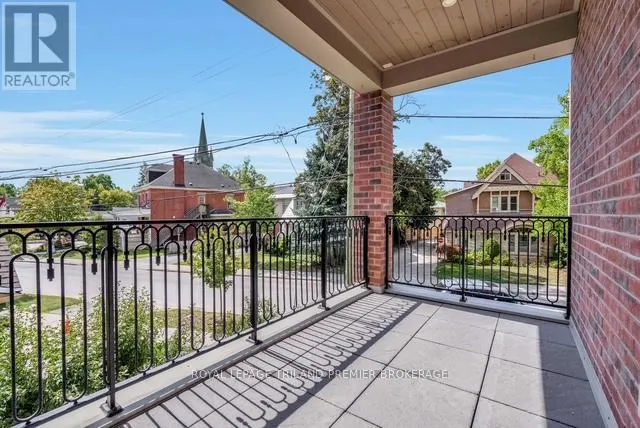 202 - 122 WORTLEY ROAD, #202