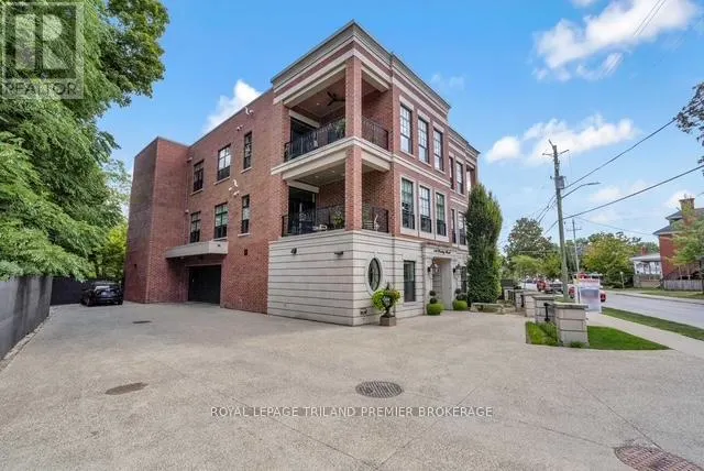 202 - 122 WORTLEY ROAD, #202